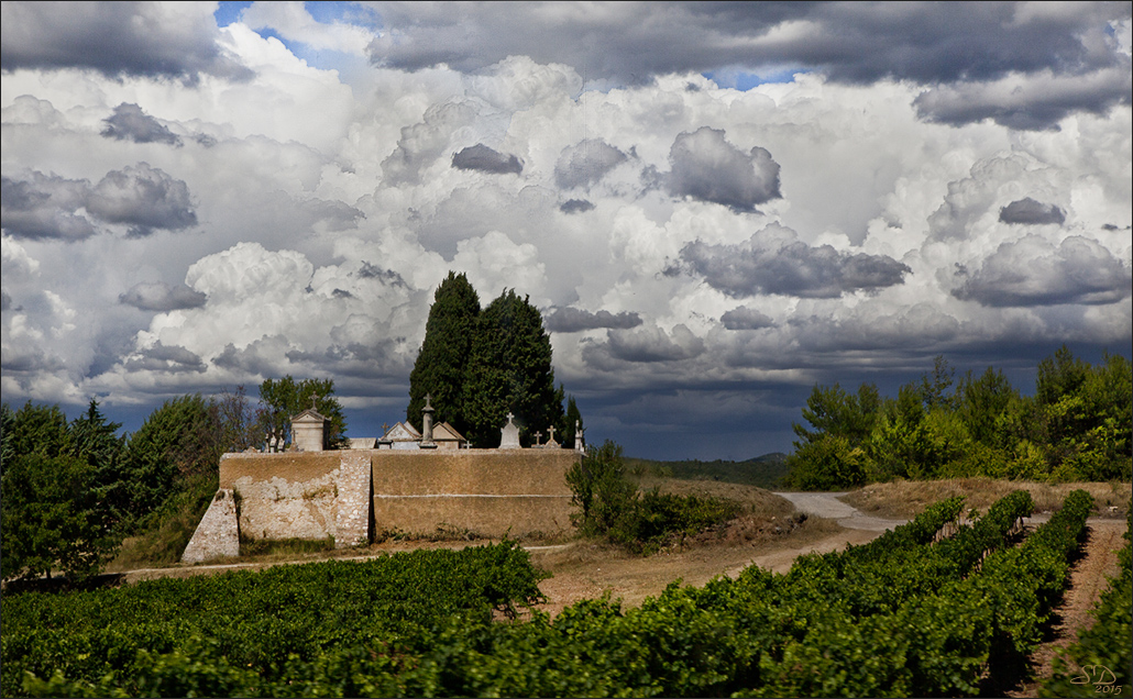 Le petit cimetière