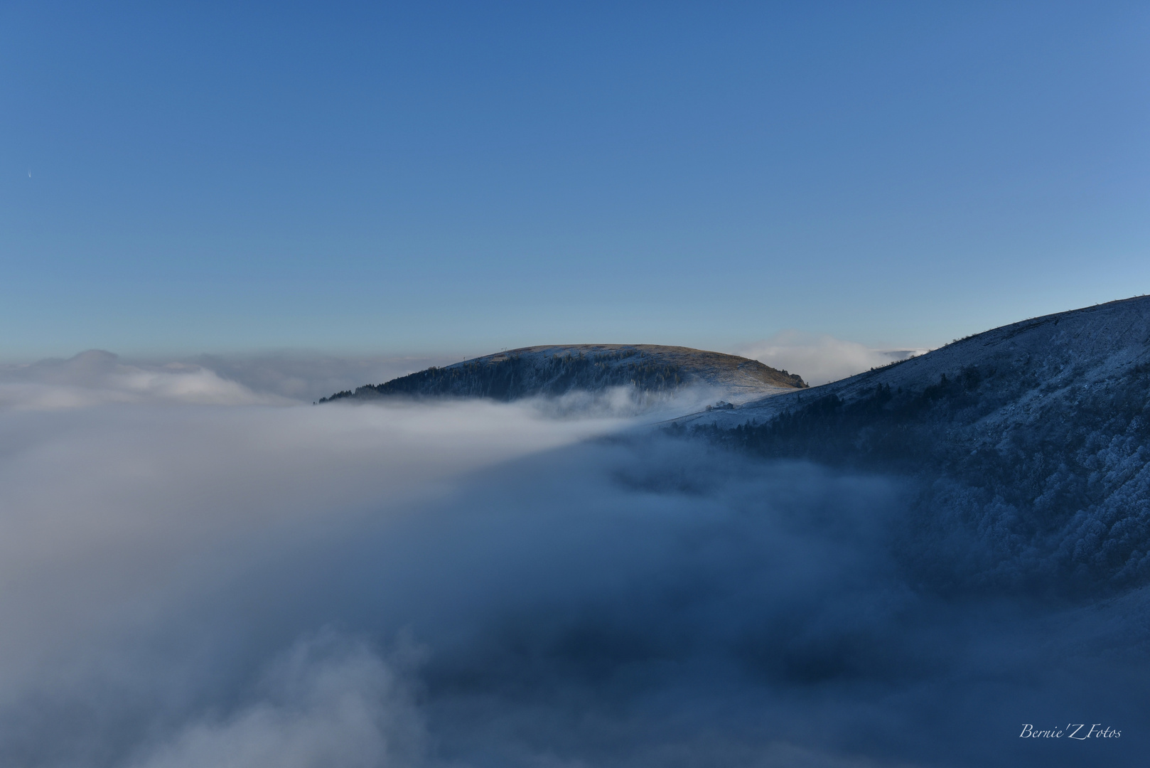 Le petit Hohneck au dessus des nuages