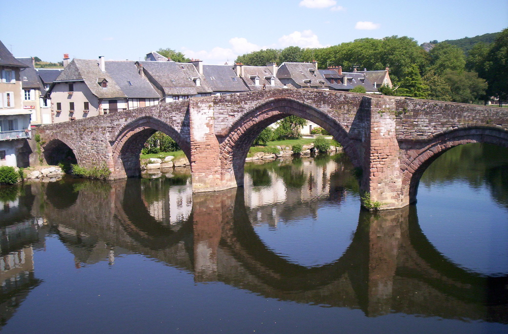 le petit pont de pierre