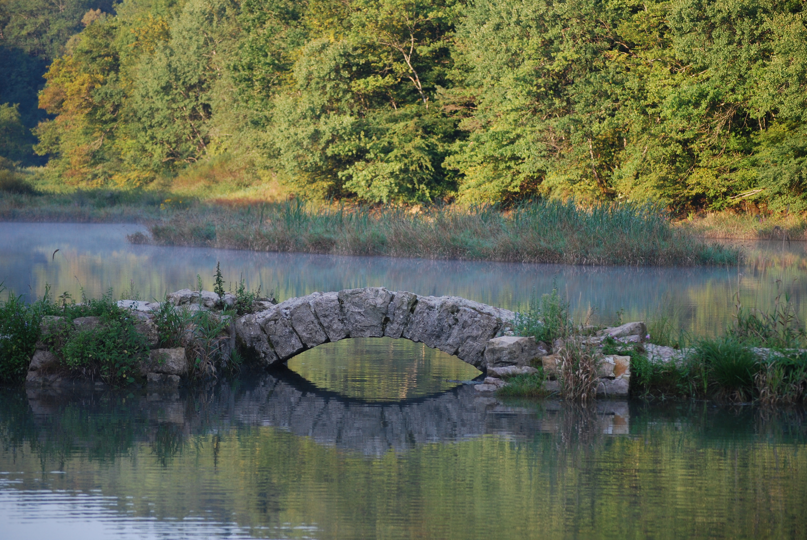 LE PETIT PONT DE PIERRE