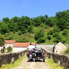 Le petit pont médiéval de Menat qui surplombe la Sioule.