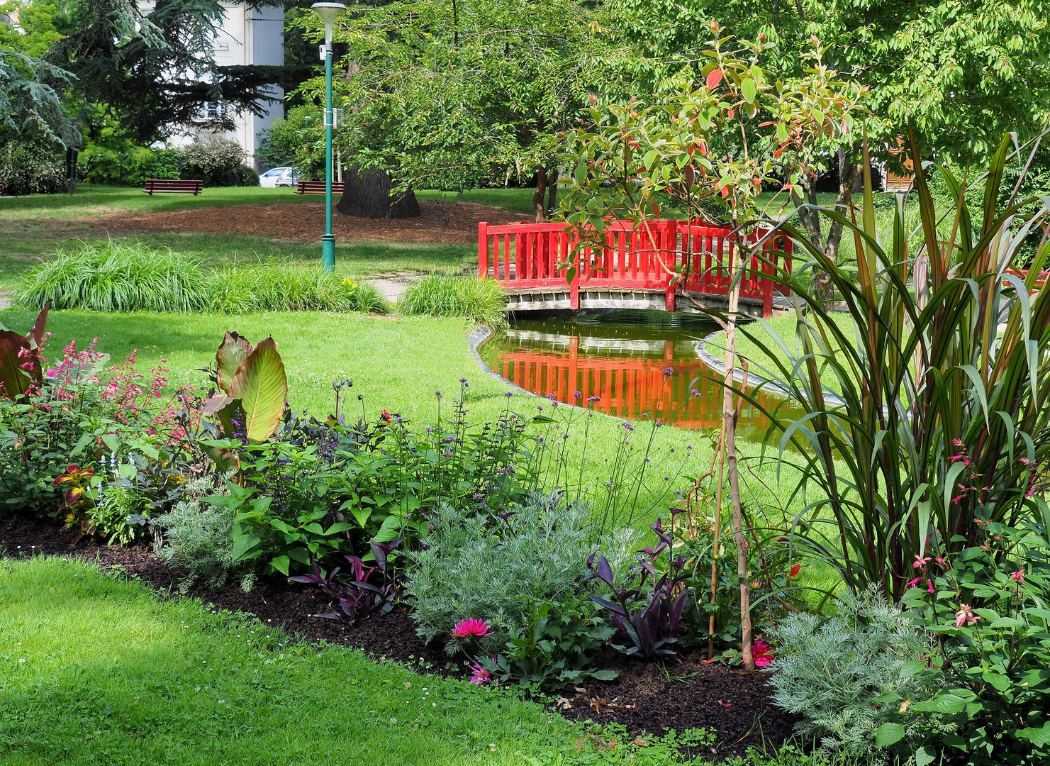 Le petit pont rouge