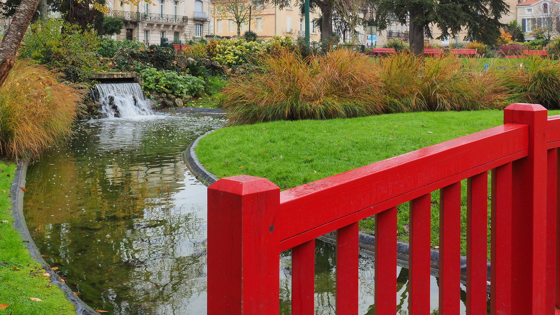 Le petit pont rouge