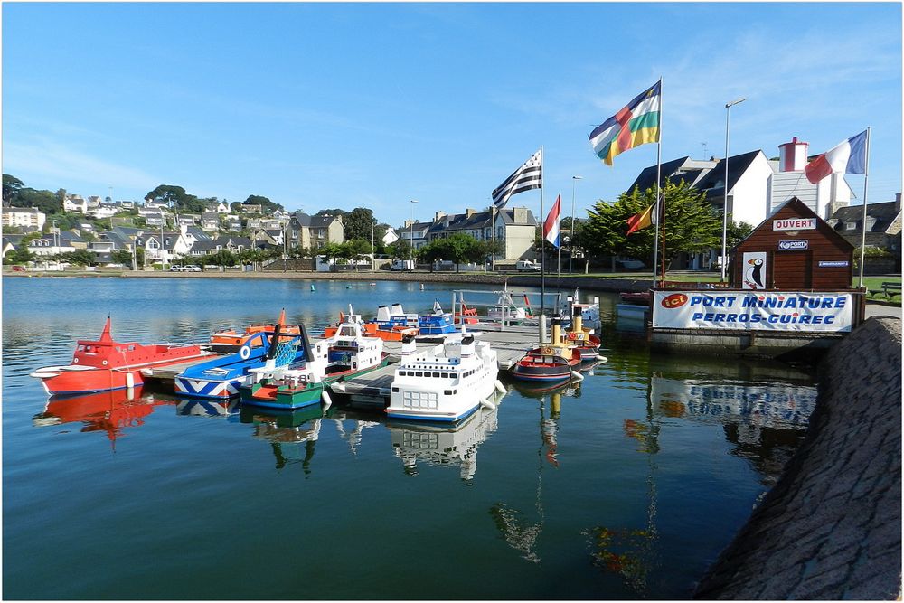 le petit port de bateaux miniatures