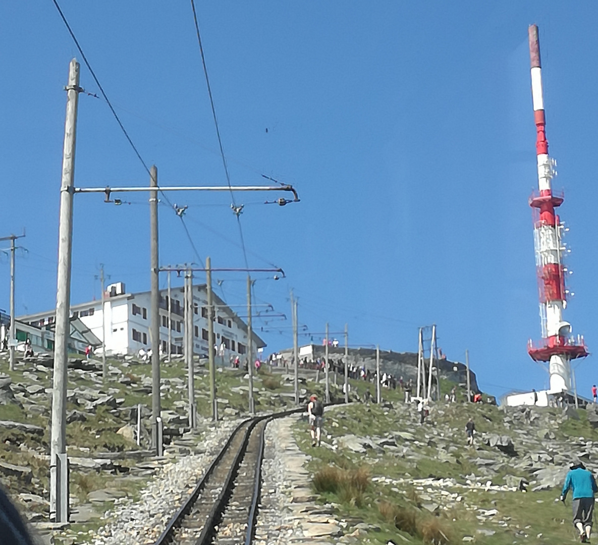 Le petit train de la Rhune ... Arrivée au sommet !