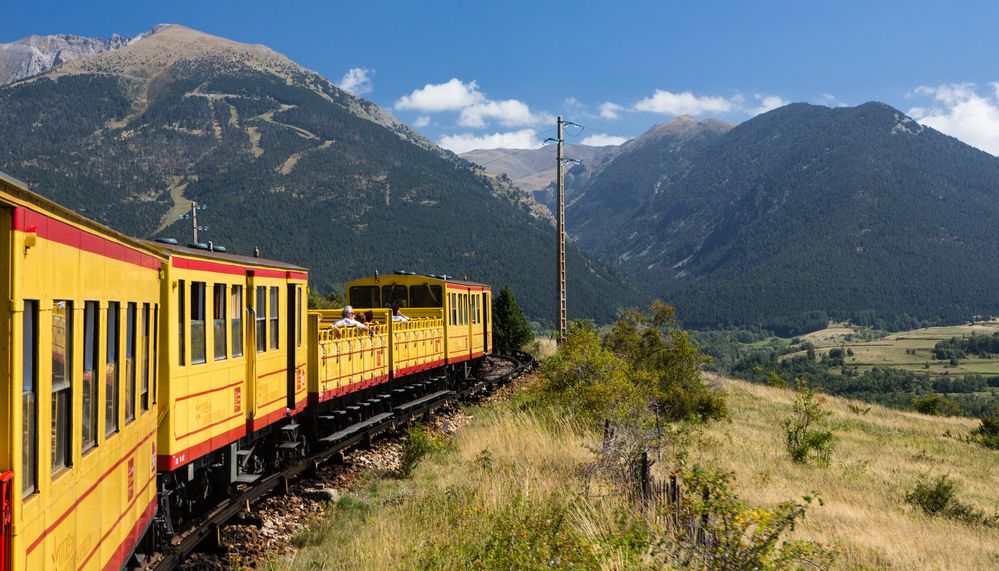 Le Petit Train Jaune "Canari" III...