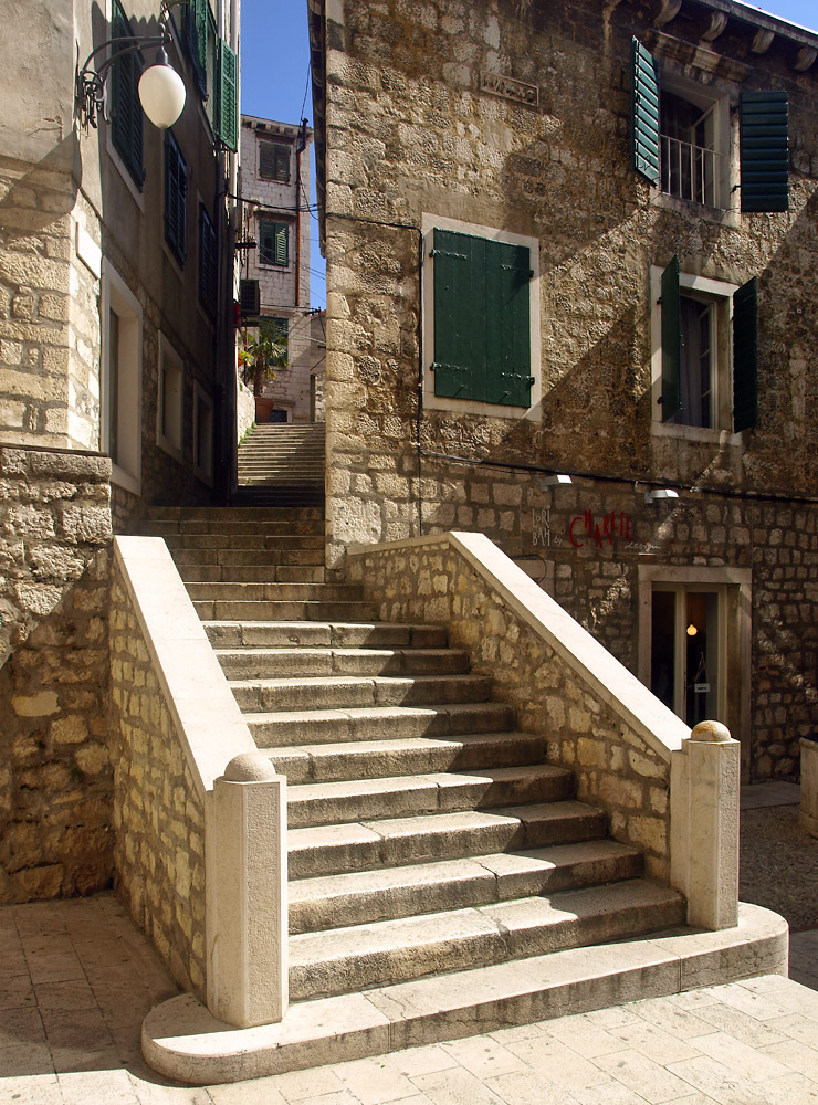 Le petits ruelles a Sibenik ... Die kleinen Straßen in Sibenik ...