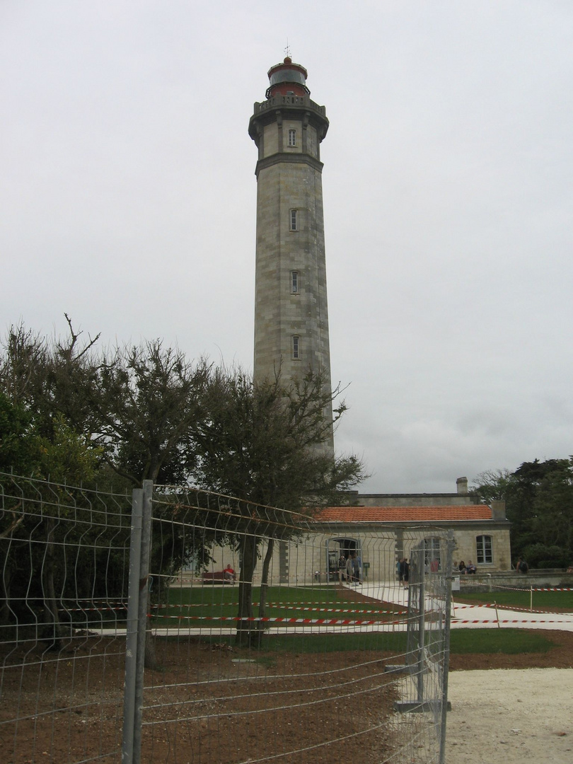 LE PHARE A L ILE DE RE