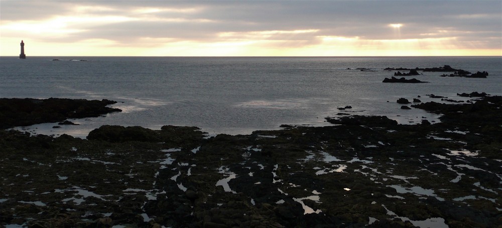 Le phare de la jument au large de ouessant