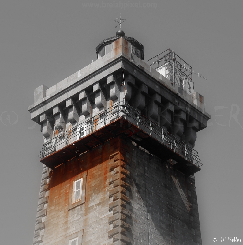 Le phare de la Vieille est un phare maritime du Finistère (France) construit de 1882 à 1887