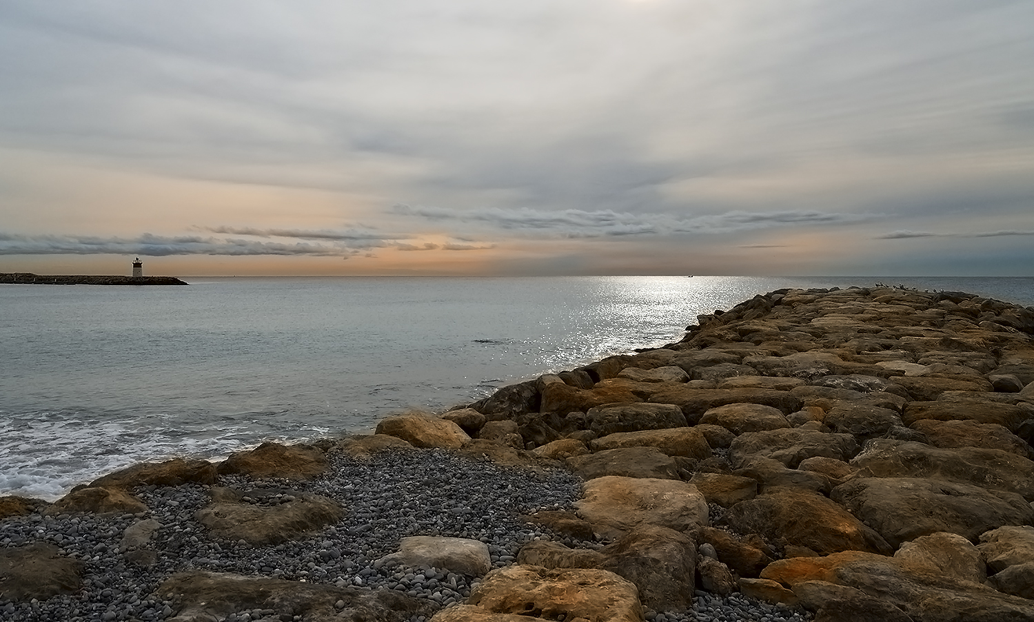 Le phare de Saint Laurent du Var