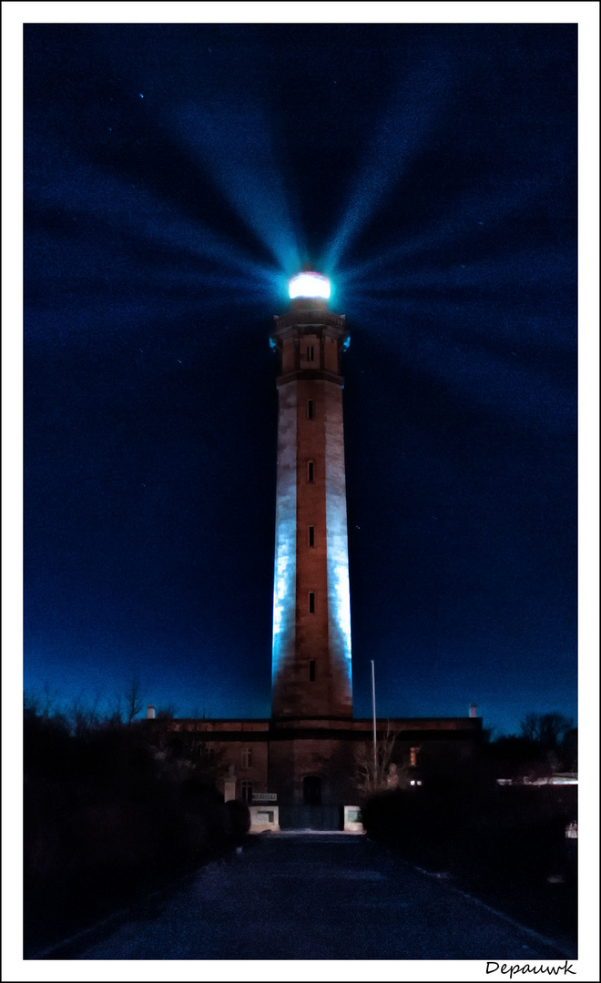 Le phare des Baleines en pleine nuit