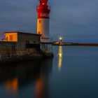 Le Phare du Môle du Guilvinec (bretonisch: tour-tan an dik)