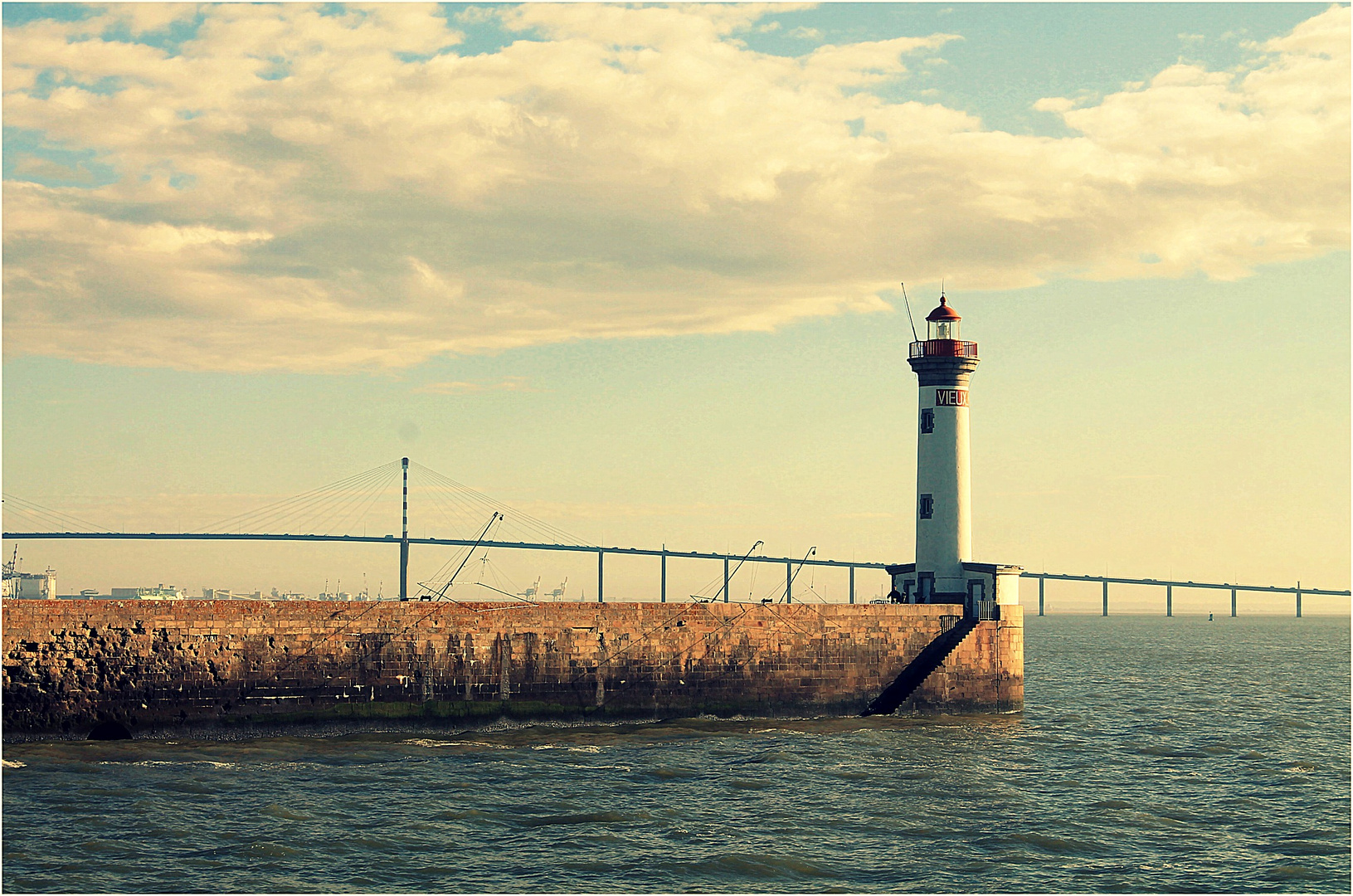 Le phare du *Vieux Mole*