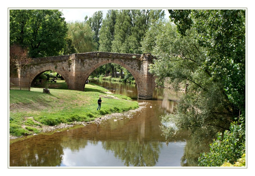 Le pont à Belcastel