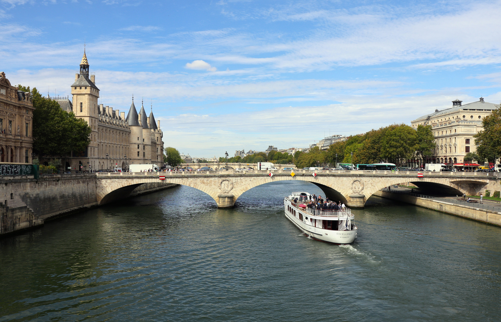 Le Pont au Change avec bateau