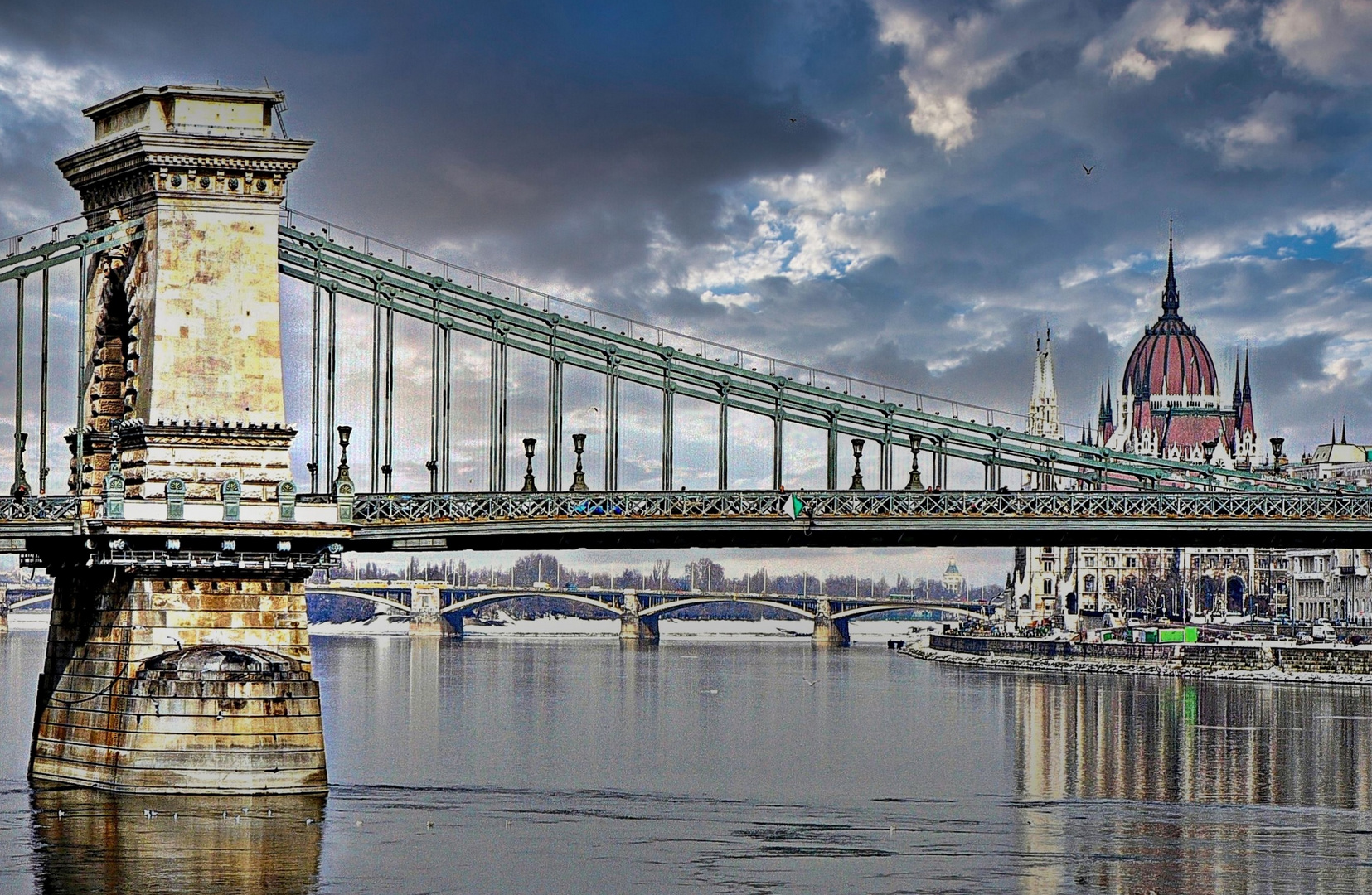 Le pont aux chaînes sur le Danube à Budapest