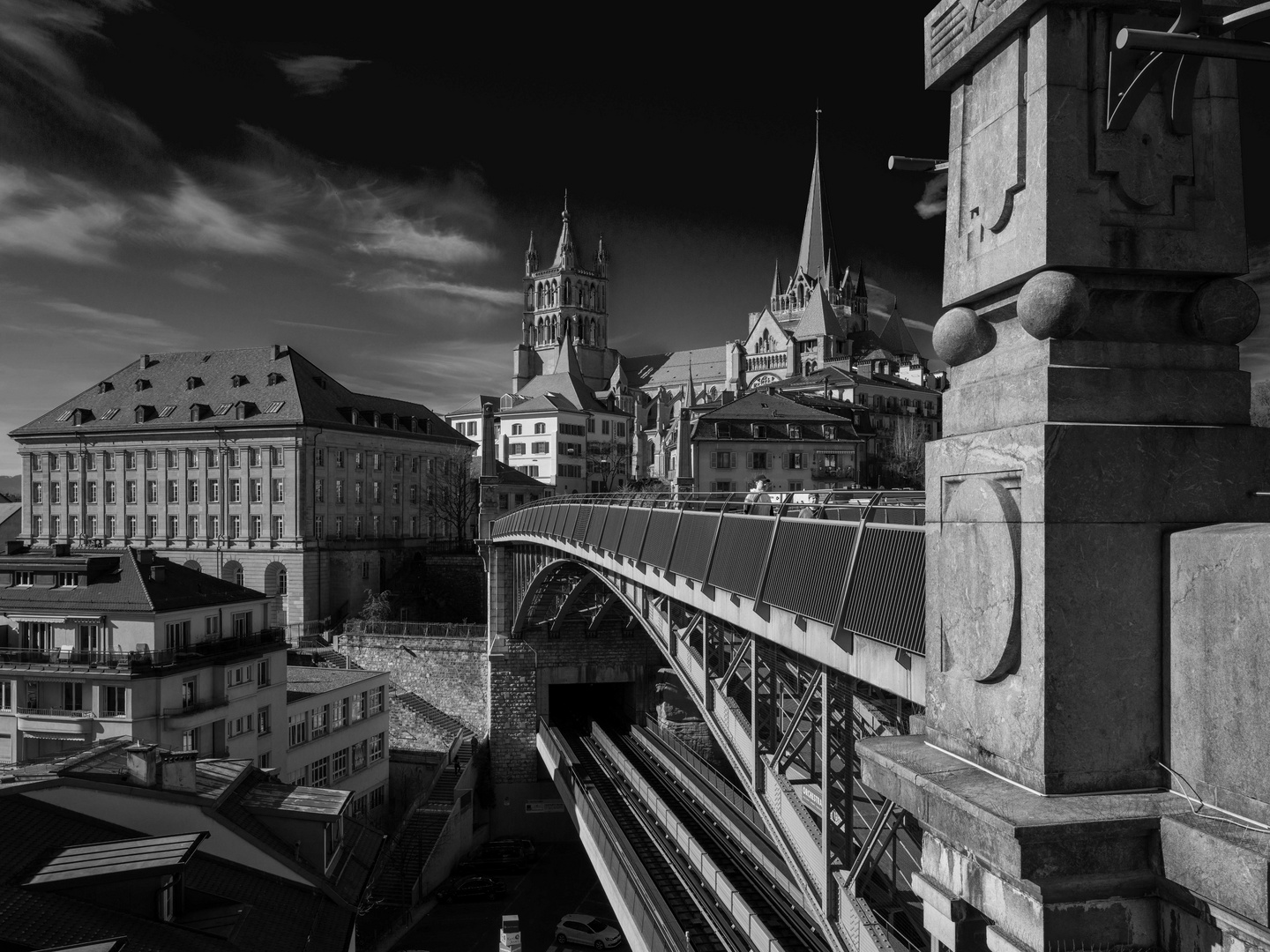 Le Pont Bessières et la Cathédrale, à Lausanne.