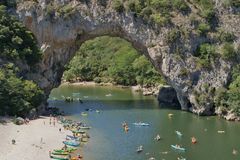 Le Pont d'Arc à VALLON PONT D'ARC (Ardèche) - France - Juillet 2011