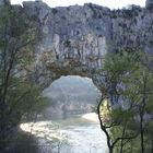 Le Pont d`Arc im Gegenlicht