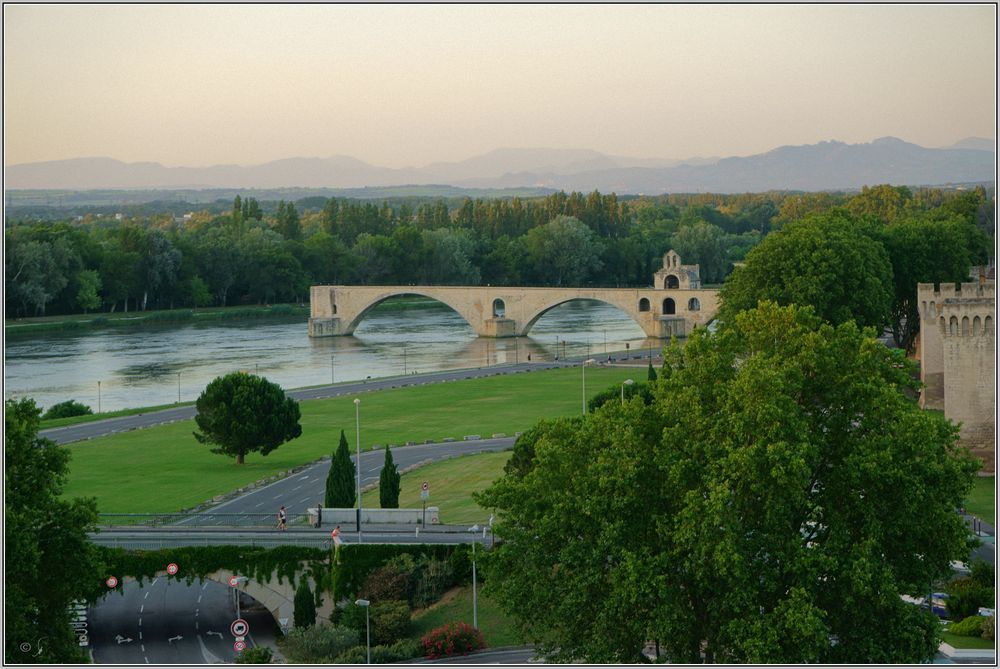 Le pont d'Avignon in abendlicher Stimmung