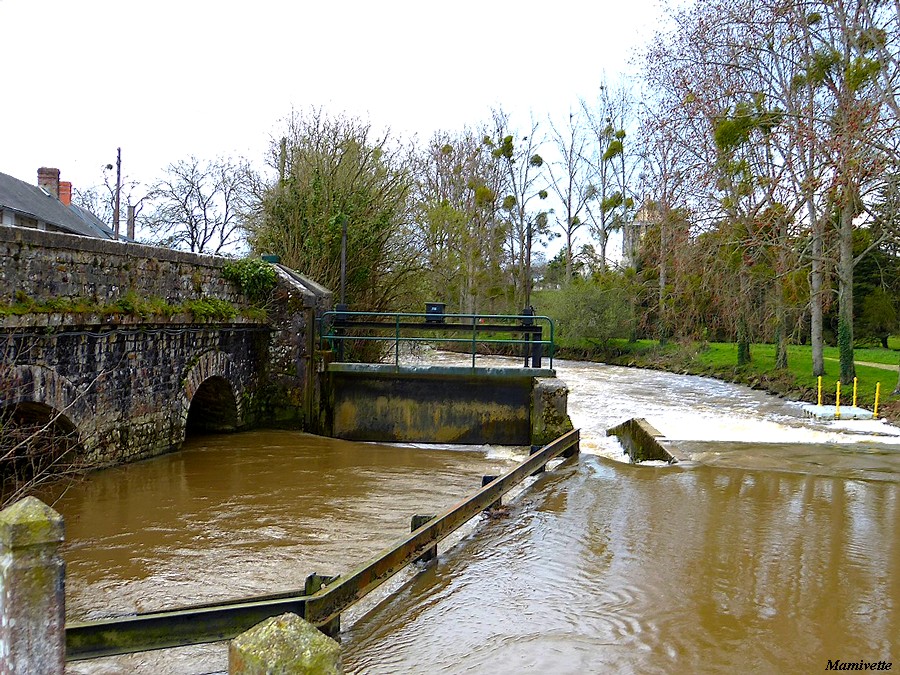 Le pont de la Douve dans le Cotentin