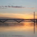 Le pont de l'Iroise au soleil couchant