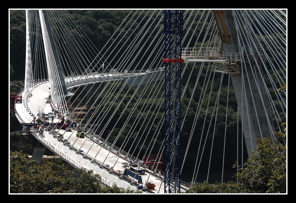 " Le pont de Térénez comme une harpe celtique "