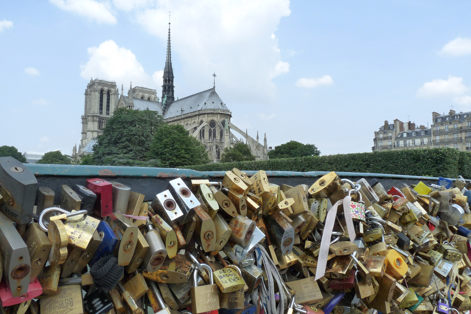 le pont des arts cadenas d'amour