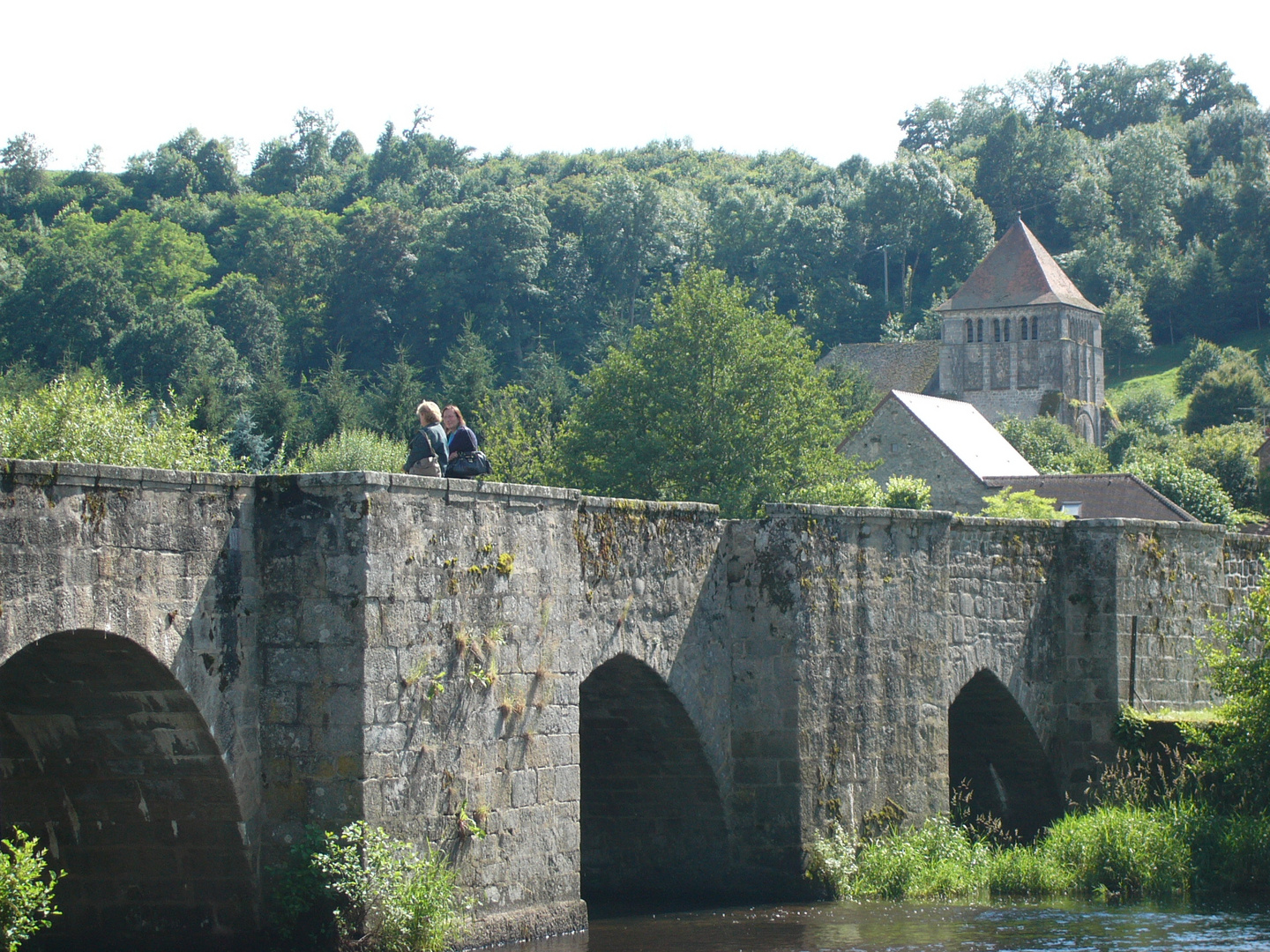 Le Pont dit "romain" sur la Creuse à Moutier d' Ahun