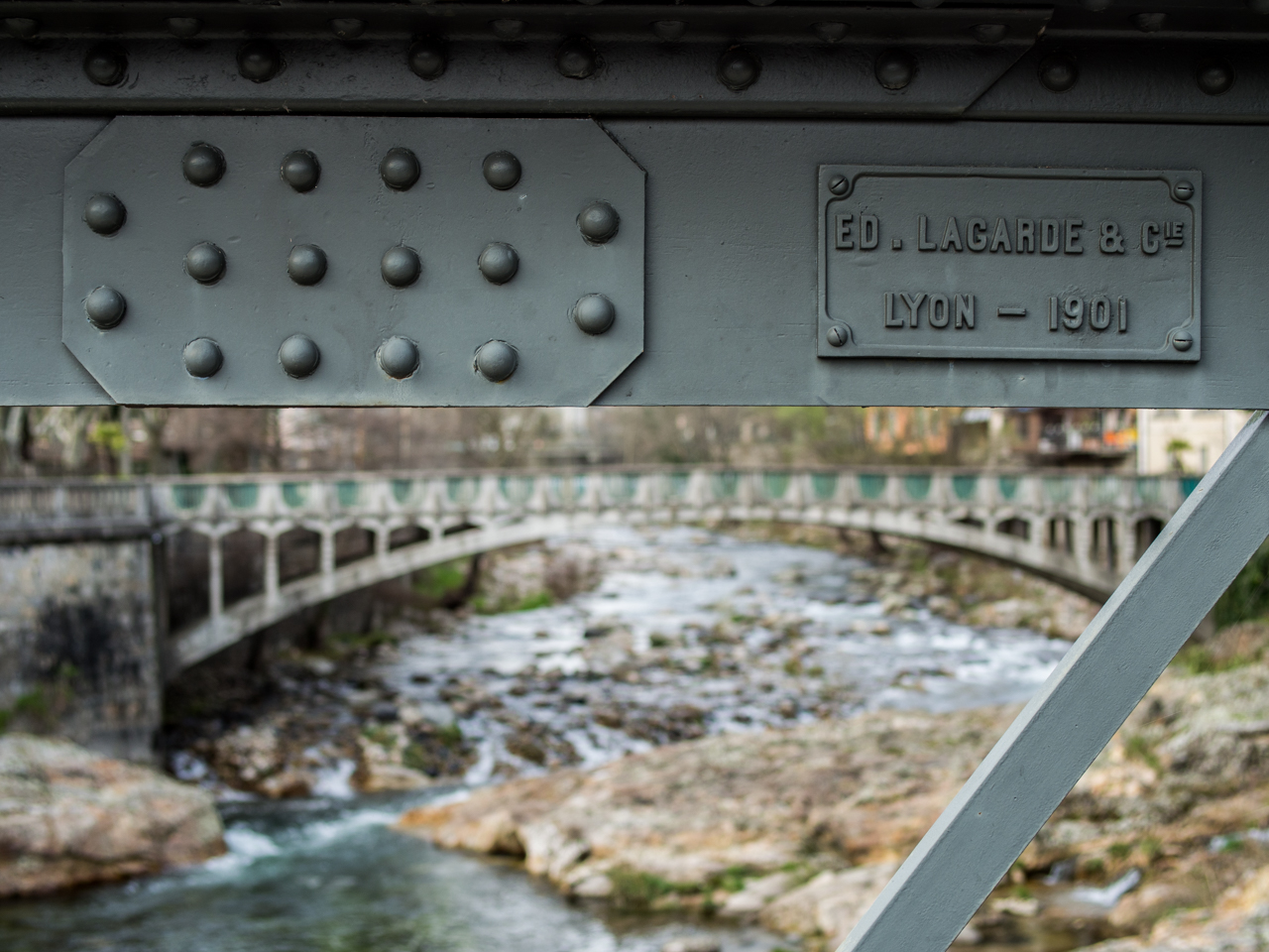 le pont Eiffel enjambant la Volane