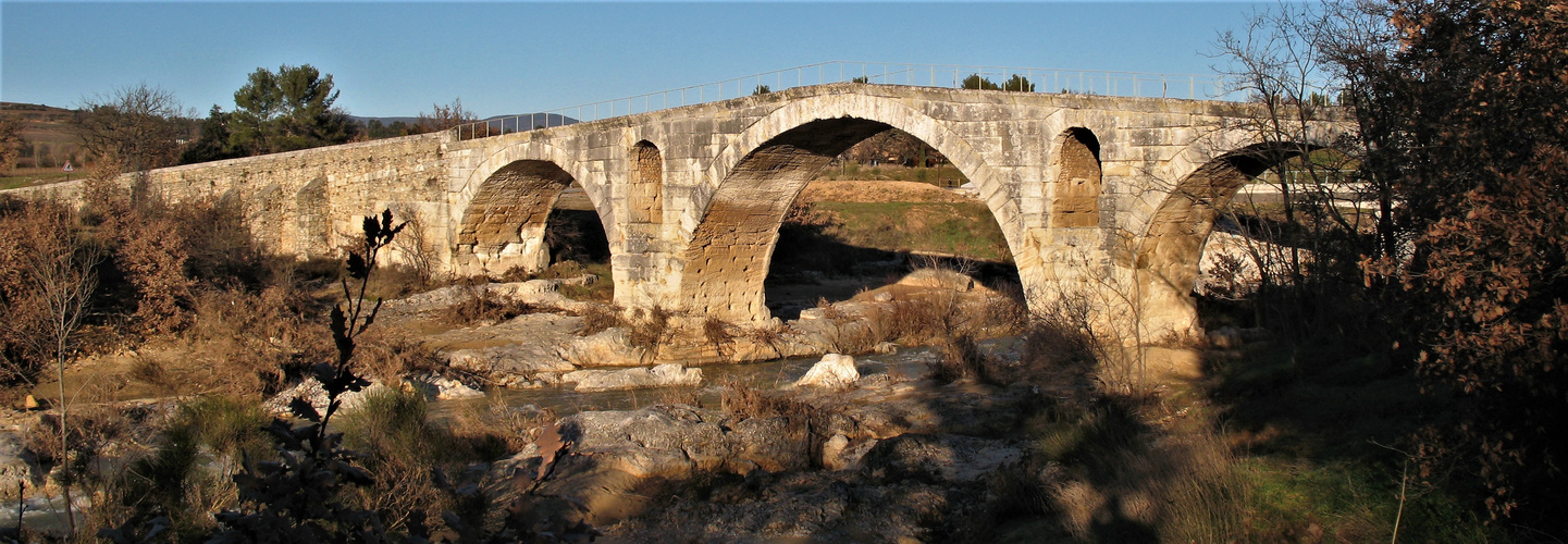 LE PONT JULIEN