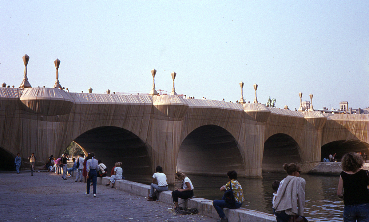 Le Pont Neuf Paris-France 2 empaqueté par Christo & Jeanne-Claude année 1985 ©