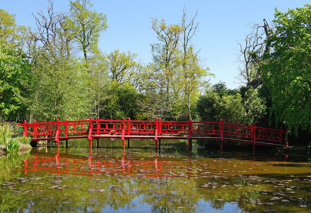 Le pont rouge