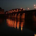 Le pont sur la Loire de nuit 