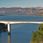 LE PONT SUR LE LAC