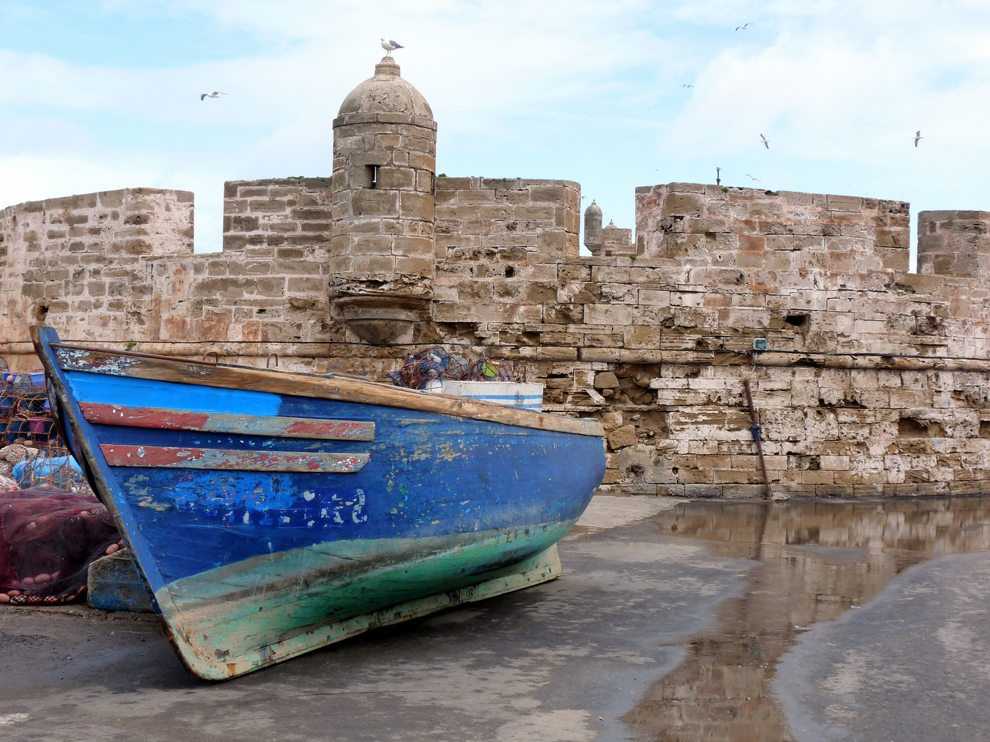 Le Port d' Essaouira (Maroc) et les remparts