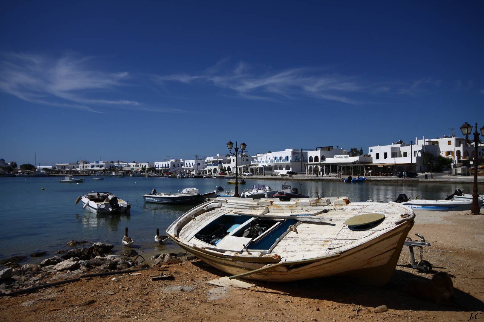 " Le port d'ANTIPAROS "