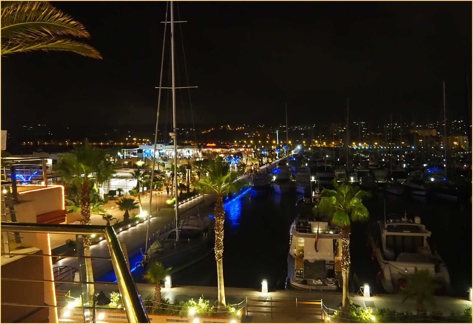 Le port de Dénia (Costa Blanca) la nuit