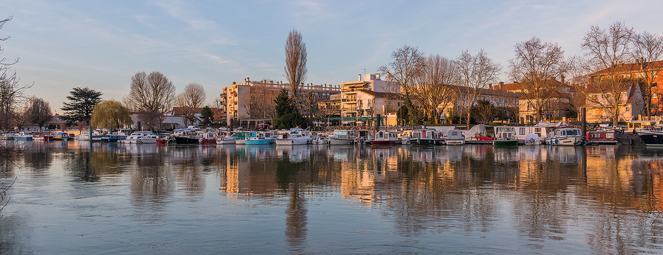 Le port de Joinville le pont .