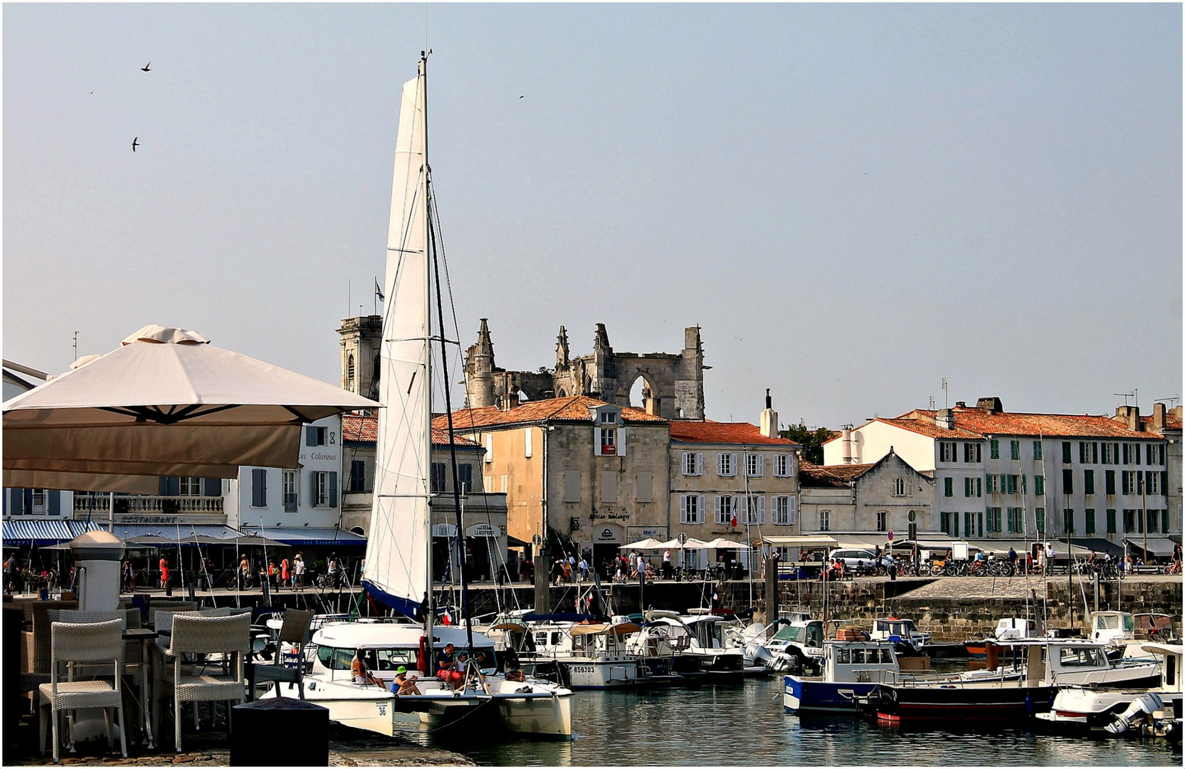 *le Port de Saint Martin en été*