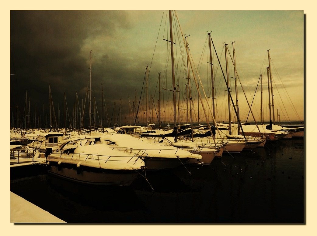 le port d'Evian sous la neige