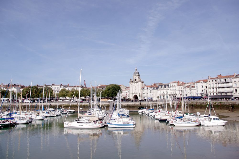 Le port et la Tour de la Grosse Horloge à La Rochelle