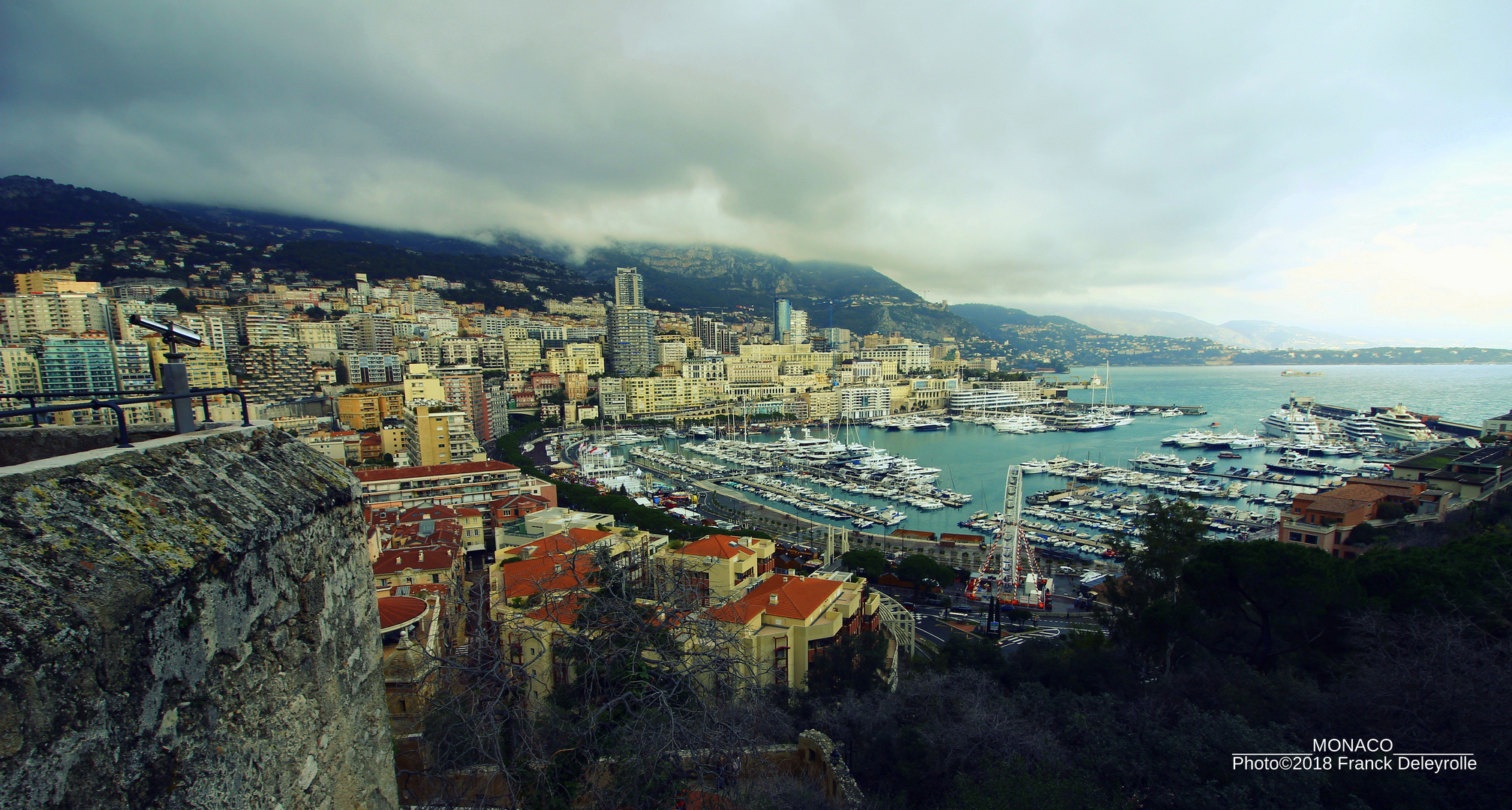 Le Port Hercule (Monaco) - Monte-Carlo en fond