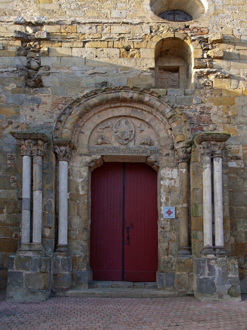 Le portail septentrional de la Collégiale Saint-Nicolas