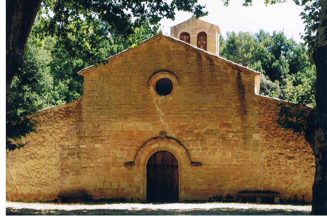 Le Portale de l'Eglise invite à entrer