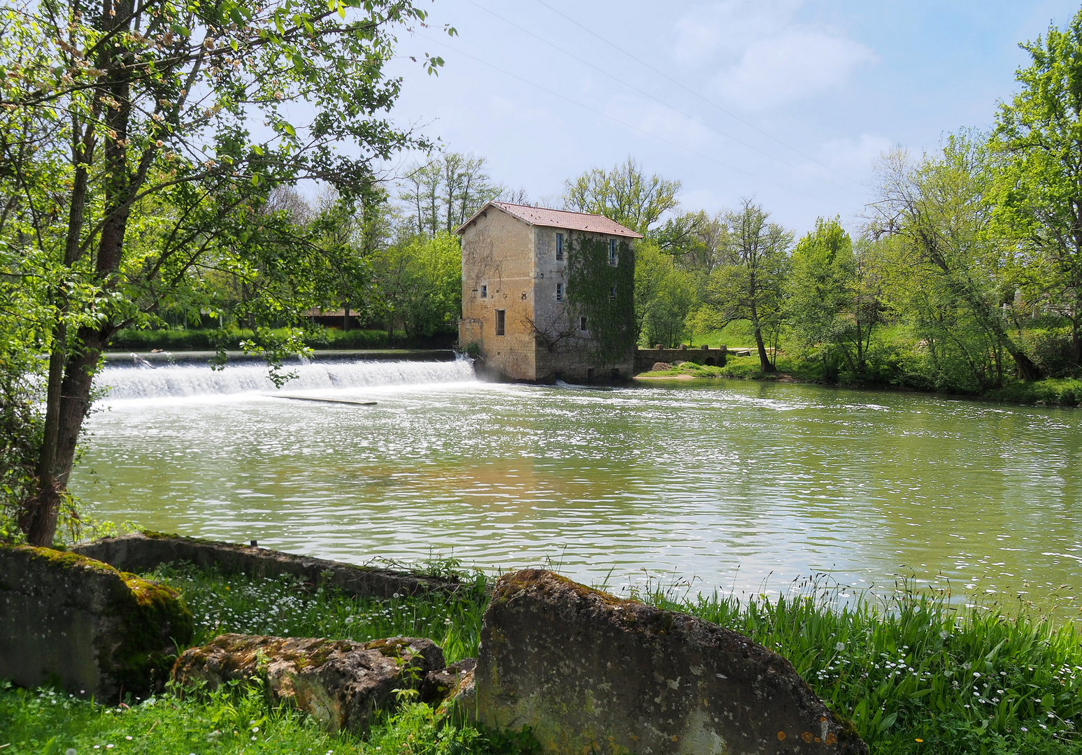 Le printemps au Moulin de Gauge sur la Baïse