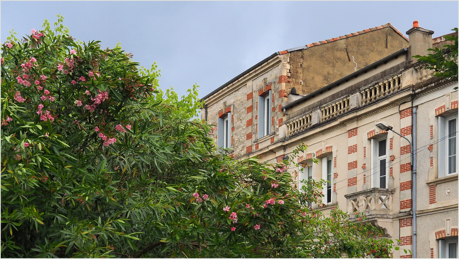 Le printemps dans une rue d‘Agen