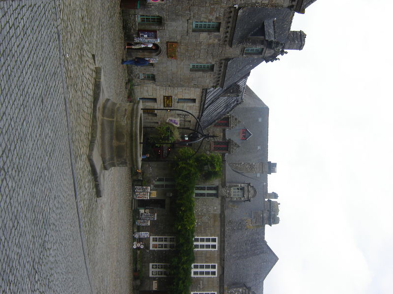 le puits de Locronan