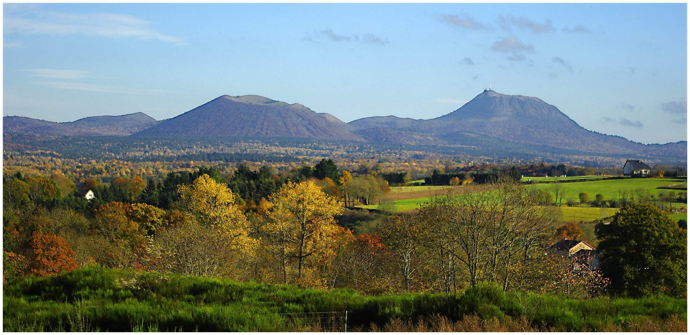 Le Puy de Dôme et le Puy de Pariou